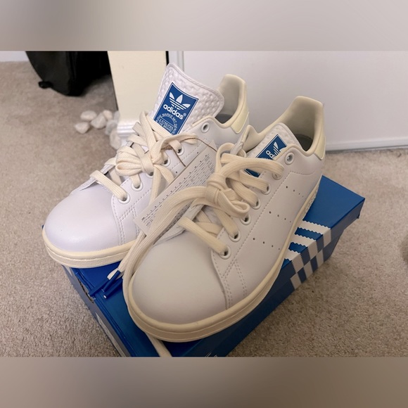 Adidas Stan Smith ‘White Blue Bird’ Sneakers - Picture 1 of 4